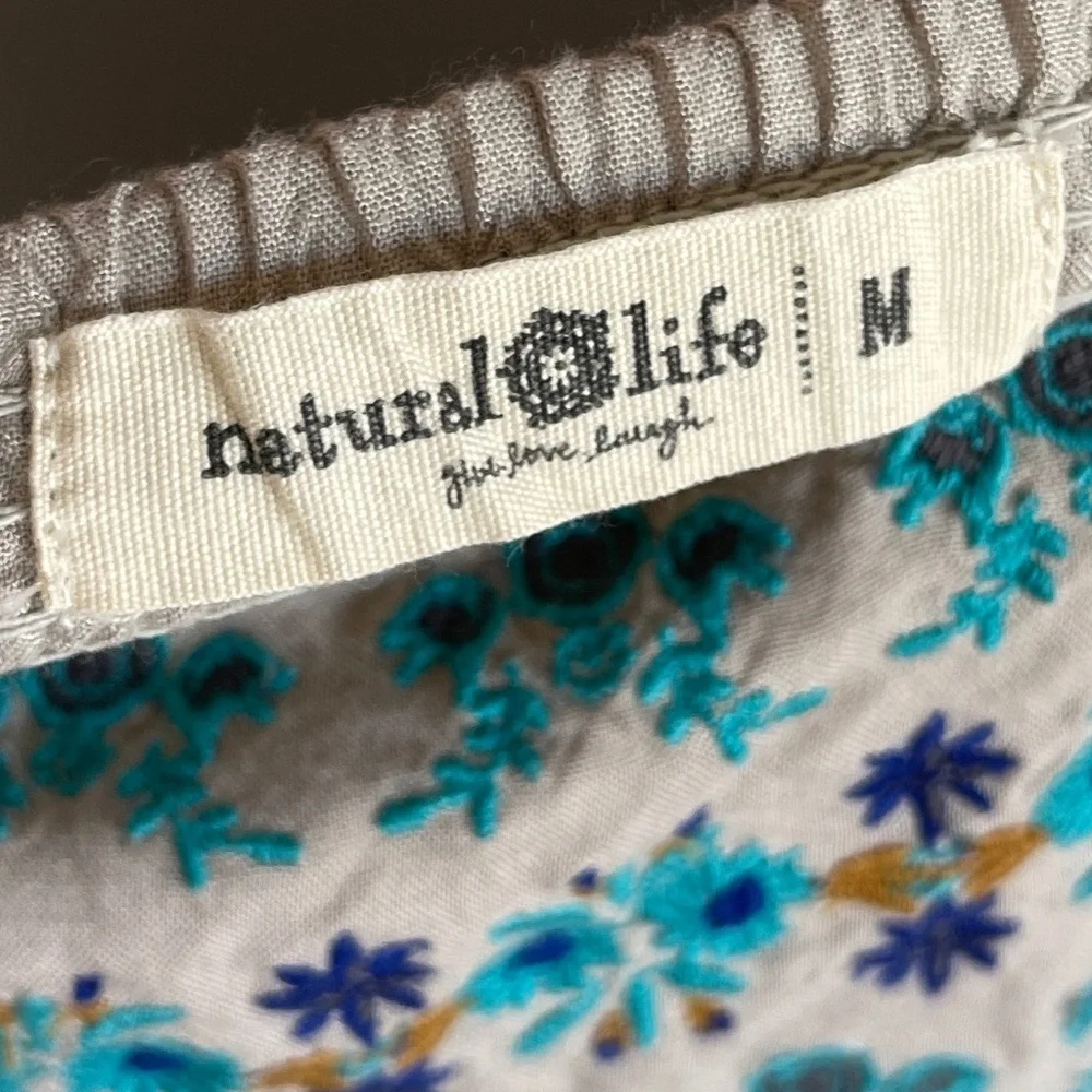 Natural Life hannah smocked floral embroidered romper Size‎ M